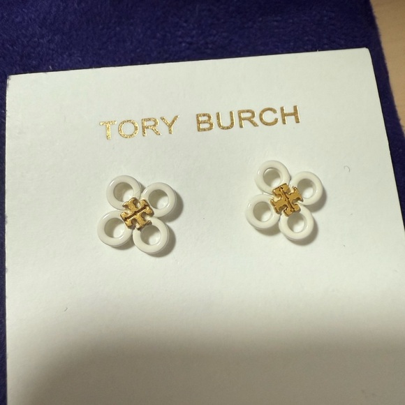 (New) Tory Burch Britten Cut Out Studs Black 139802 - Picture 2 of 3
